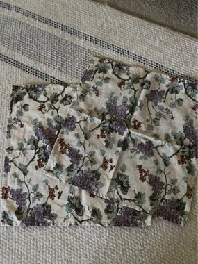 Set of 2 Waverly Garden Room Table Napkins Cotton India Grapes Vineyard Cottage